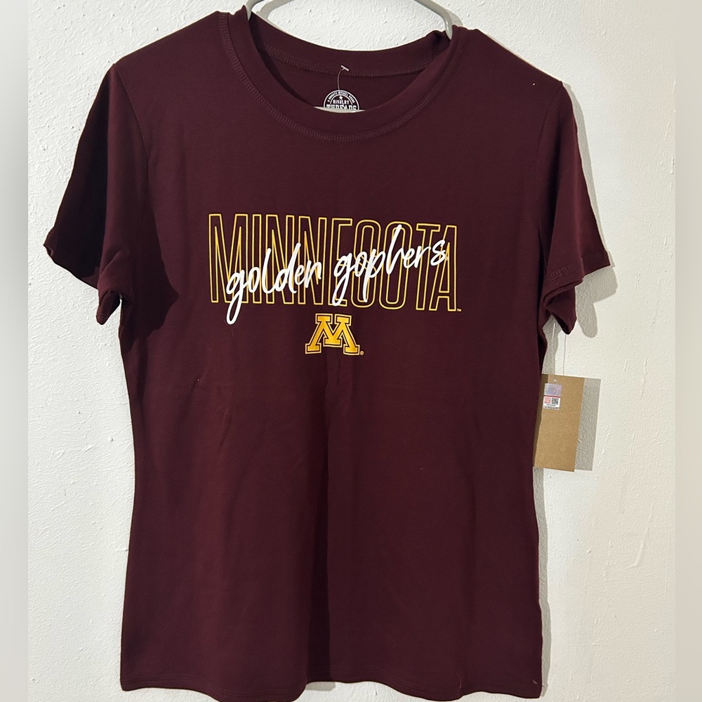 NWT Large Minnesota Golden Gophers Burgundy Short Sleeve Tee Shirt